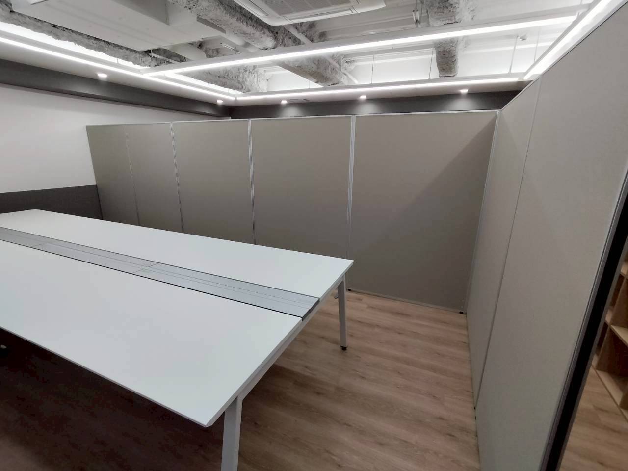 LINE_ALBUM_オフィス空間226_260302_1